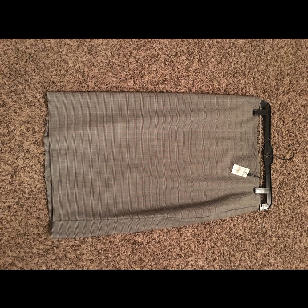 Express pencil skirt size eight (nwt)